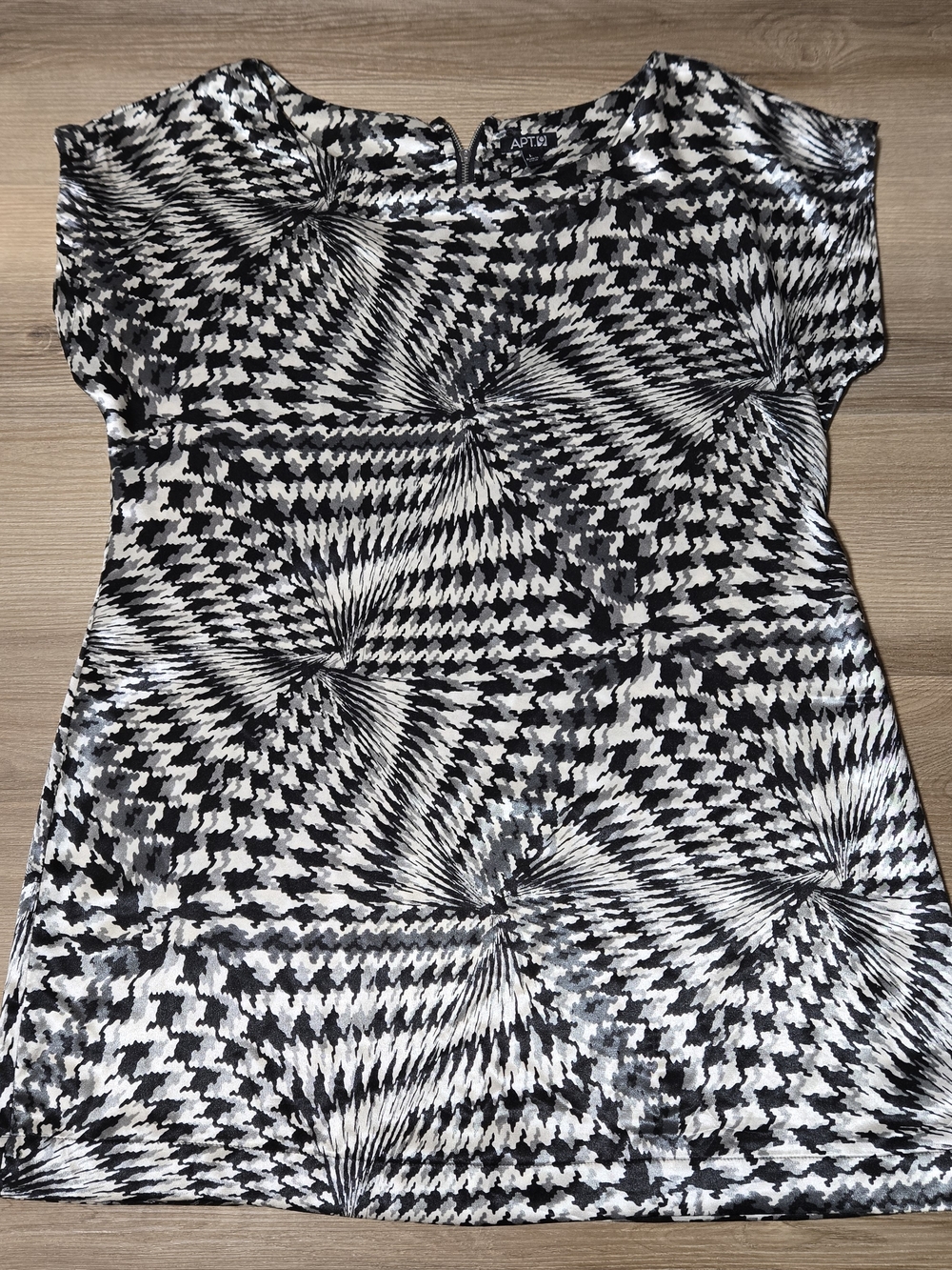 Apt. 9 Black and White Printed Short Sleeve Tunic